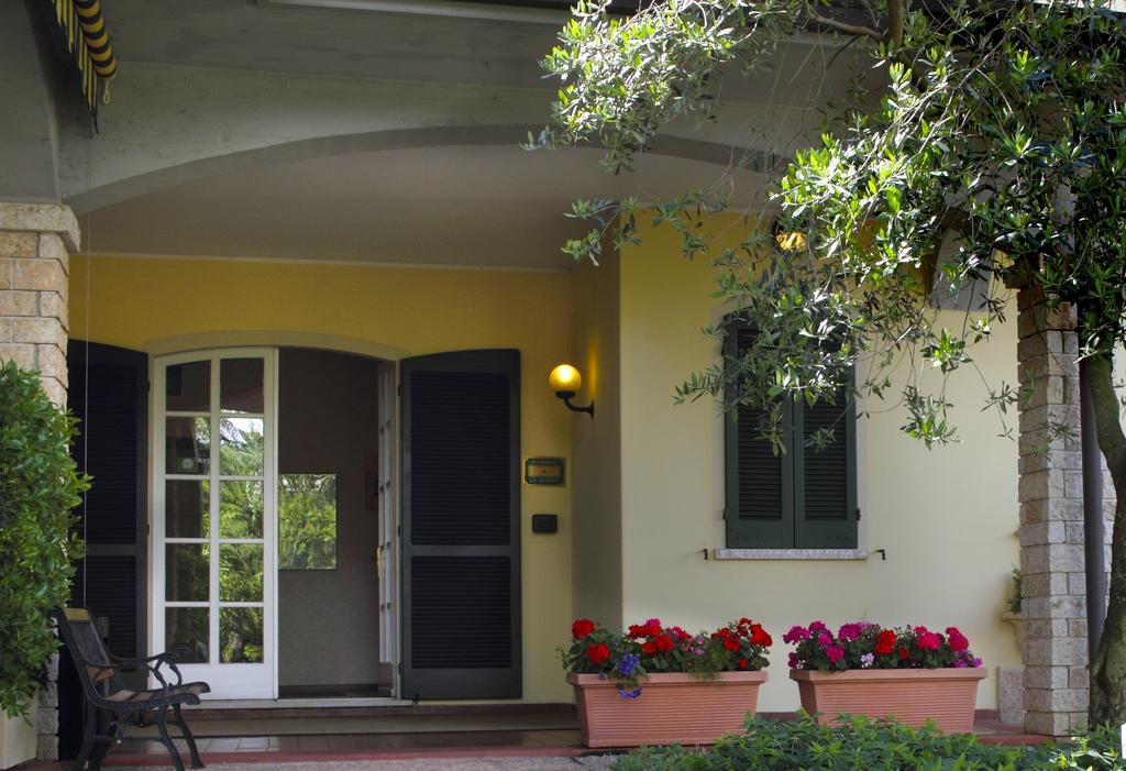 Albergo La Quiete Desenzano del Garda Exterior photo