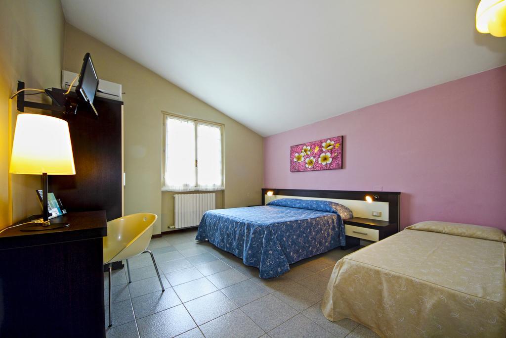 Albergo La Quiete Desenzano del Garda Exterior photo