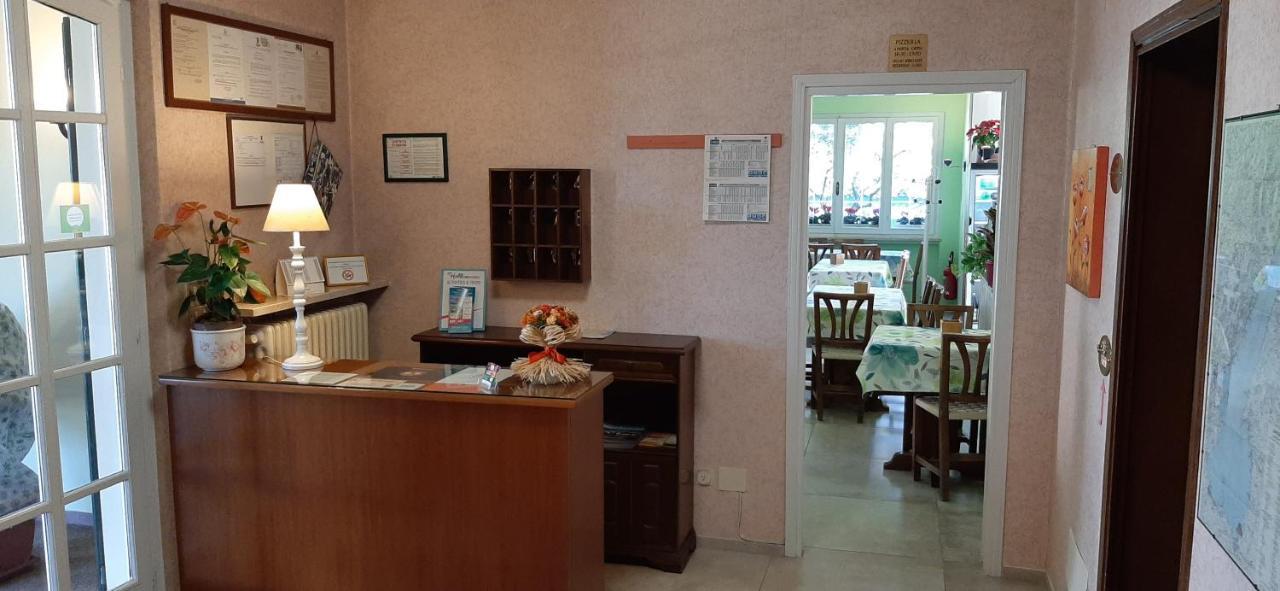 Albergo La Quiete Desenzano del Garda Exterior photo